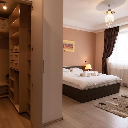 דירות בראשוב Db Apt - Comfort And Space In The Heart Of Old Town מראה חיצוני תמונה