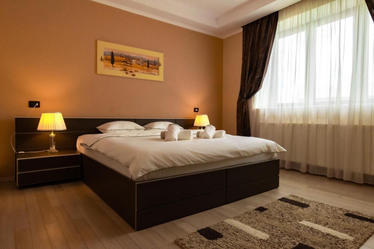 דירות בראשוב Db Apt - Comfort And Space In The Heart Of Old Town מראה חיצוני תמונה